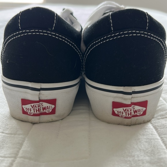 Vans Size 8 Tennis Shoe - Picture 2 of 5